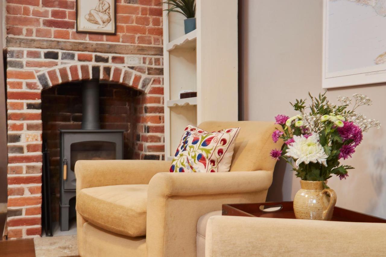 Windlass Cottage Lymington Exterior photo
