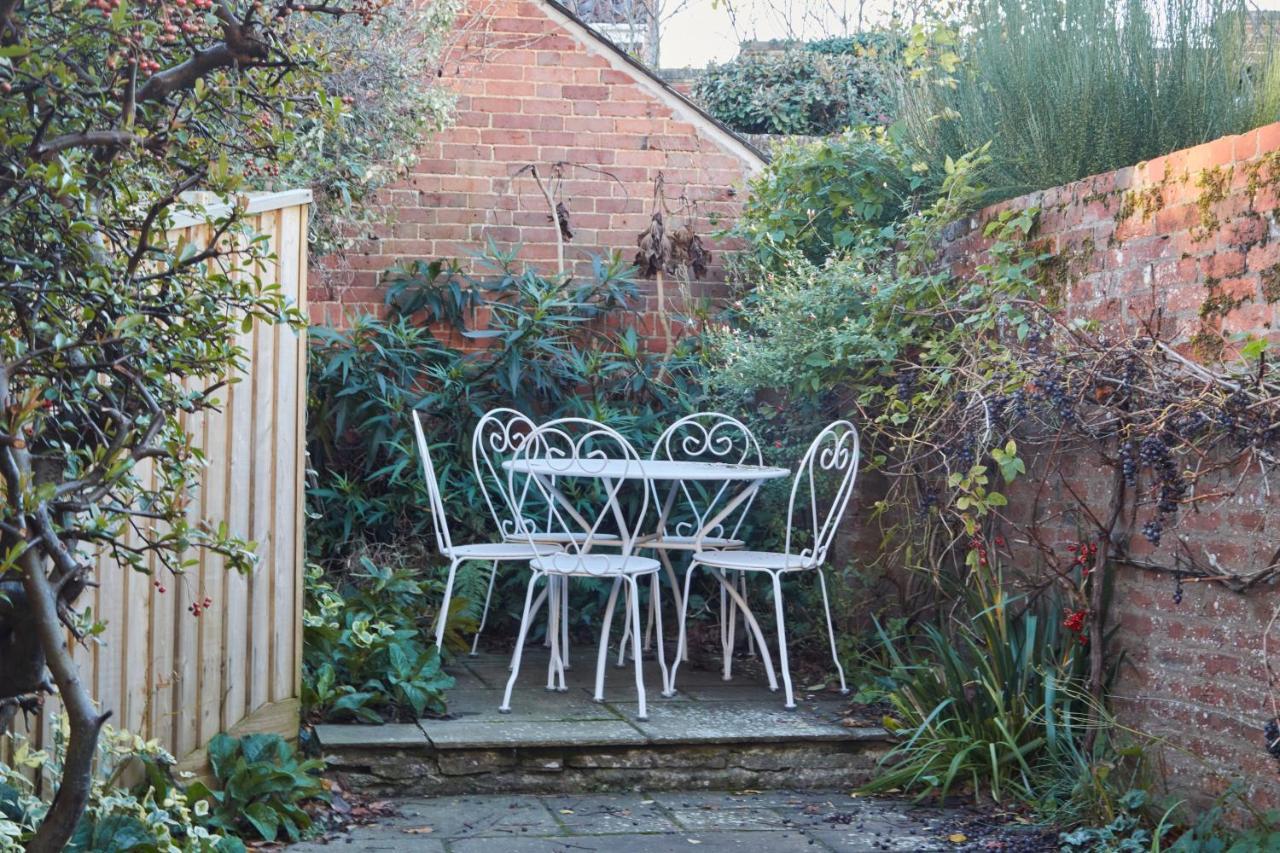 Windlass Cottage Lymington Exterior photo