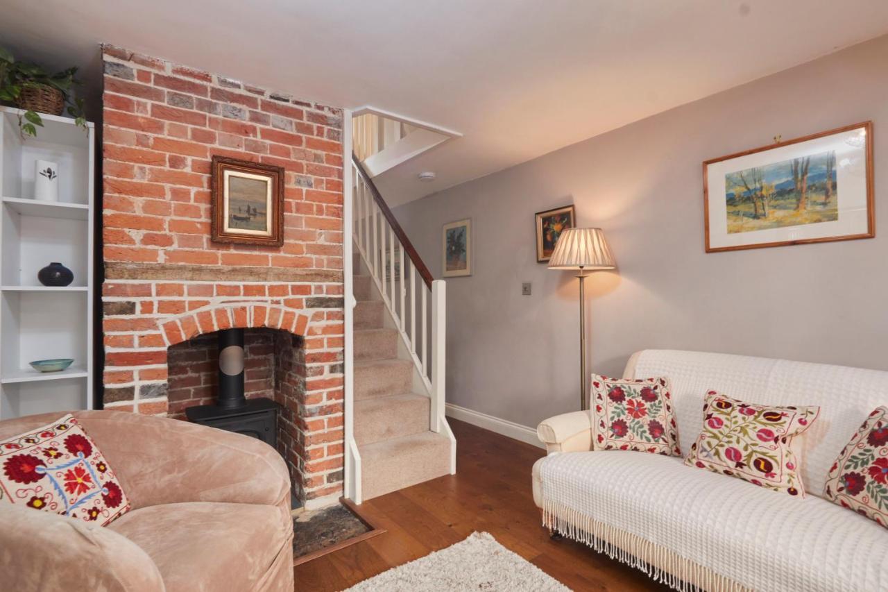 Windlass Cottage Lymington Exterior photo