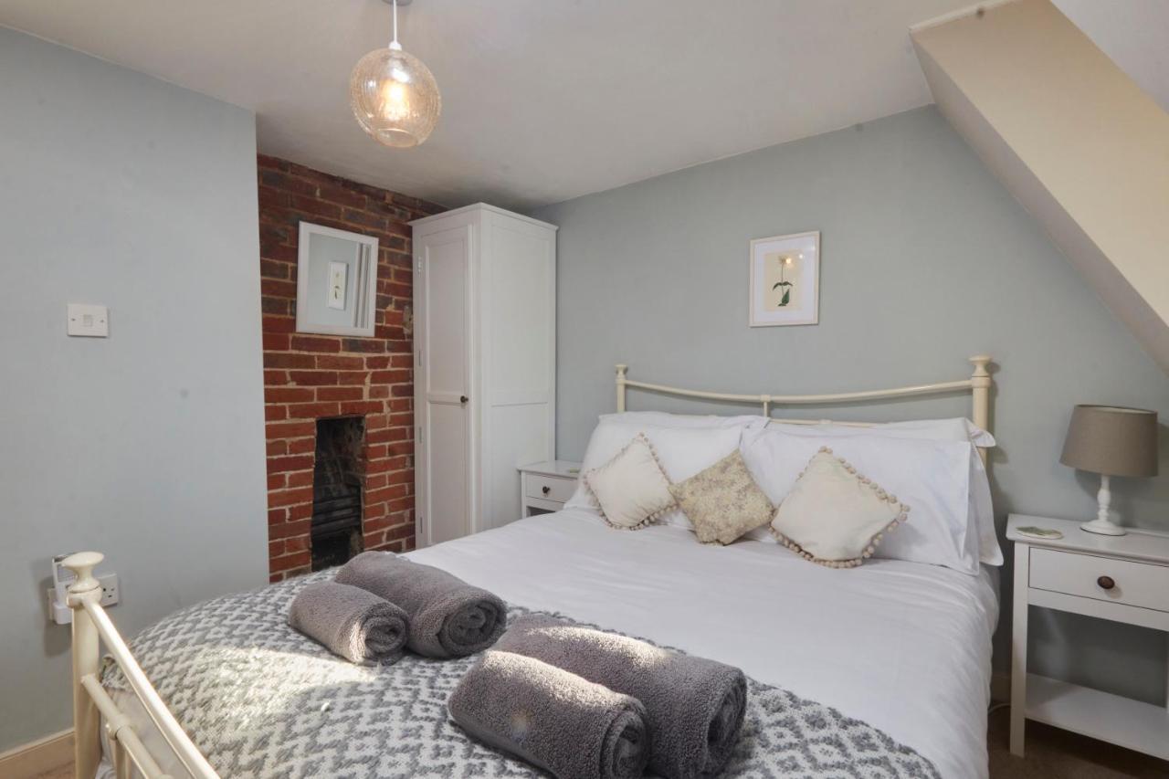 Windlass Cottage Lymington Exterior photo